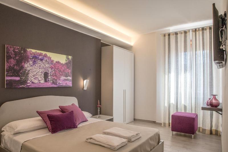 Standard Double Room image 4