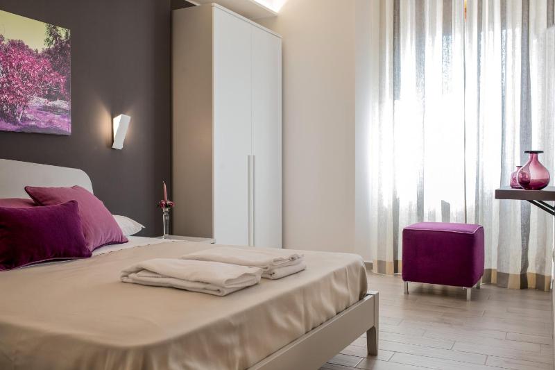 Standard Double Room image 3
