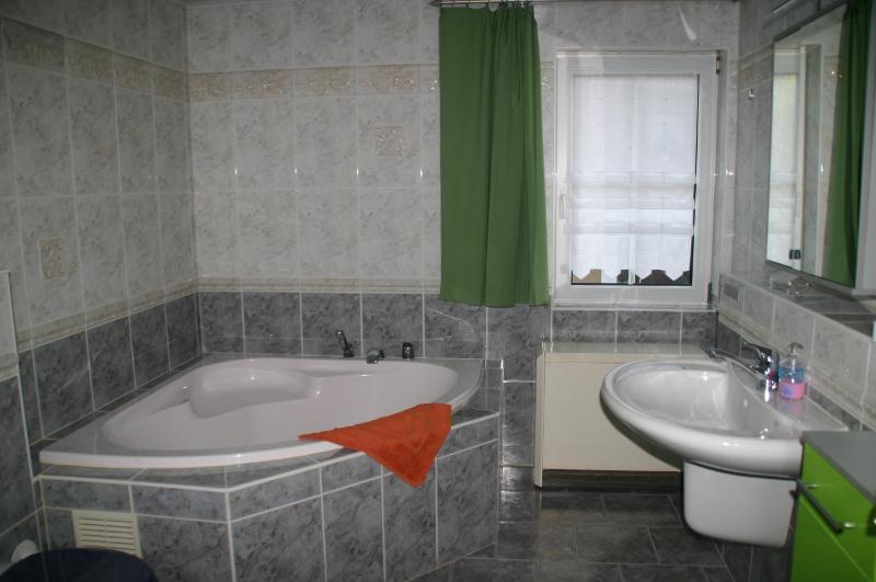 Three-Bedroom Apartment (5 Adults) image 4