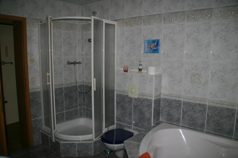 Three-Bedroom Apartment (5 Adults) image 3