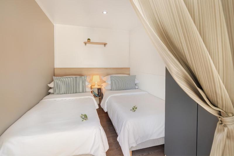 Waterman Beach Village - image 11