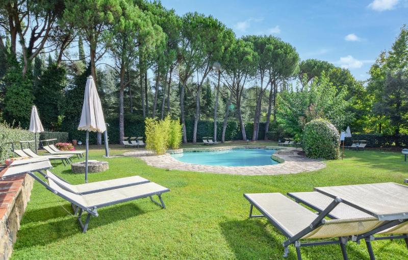 Beautiful Apartment In Cortona With Swimming Pool - image 25