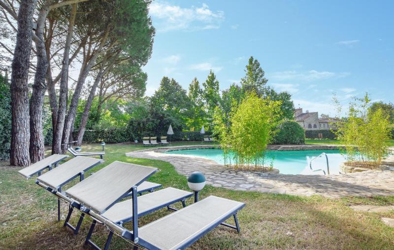 Beautiful Apartment In Cortona With Swimming Pool - image 28