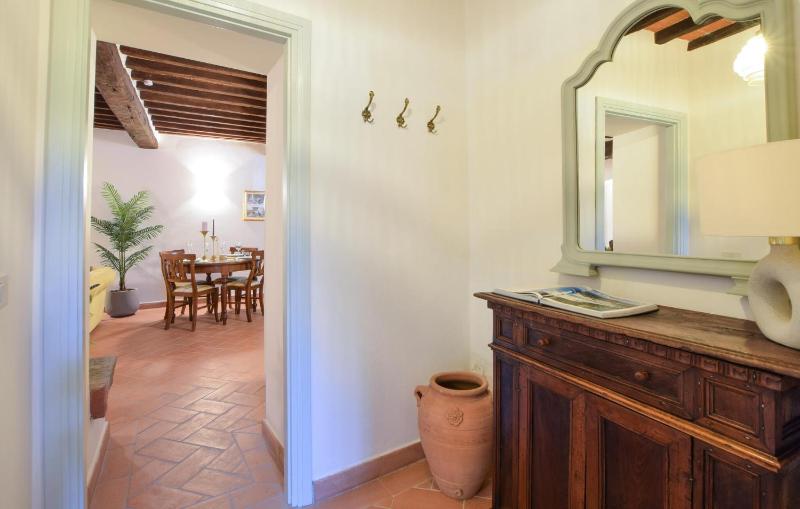 Beautiful Apartment In Cortona With Swimming Pool - image 17