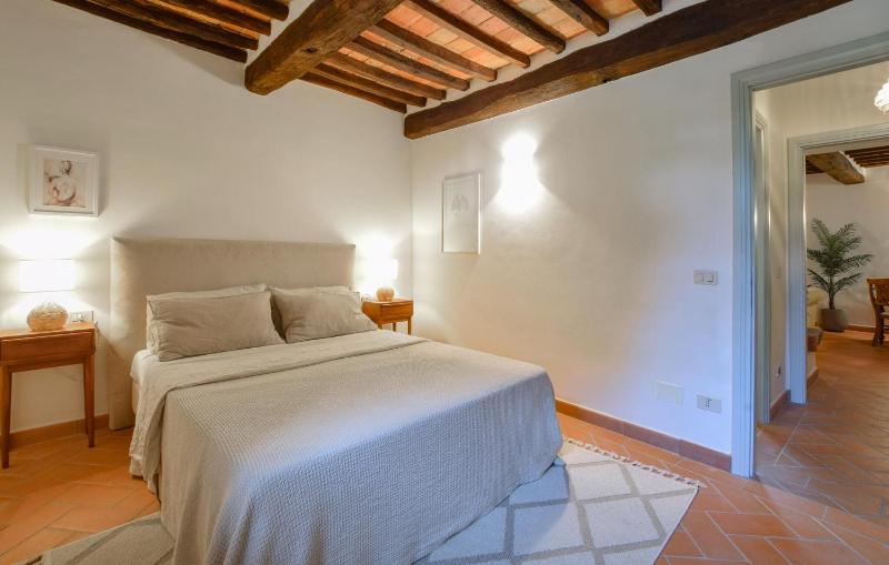 Beautiful Apartment In Cortona With Swimming Pool - image 32
