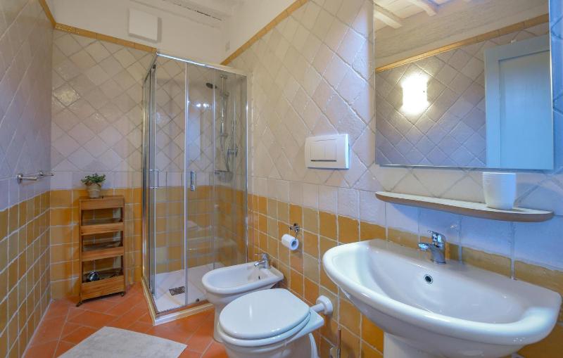 Beautiful Apartment In Cortona With Swimming Pool - image 27