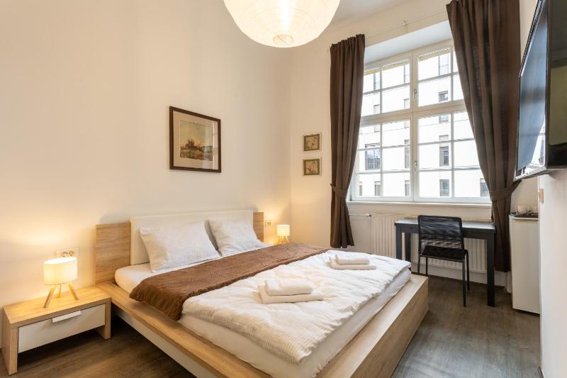 Urban Rooms-- Free parking-- - image 11