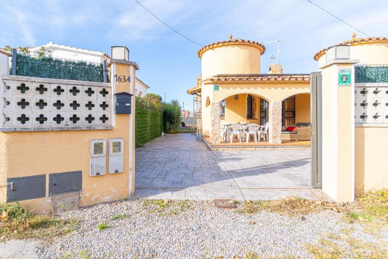 Apart-rent Casa Montgri 0130 con piscina privada - image 17