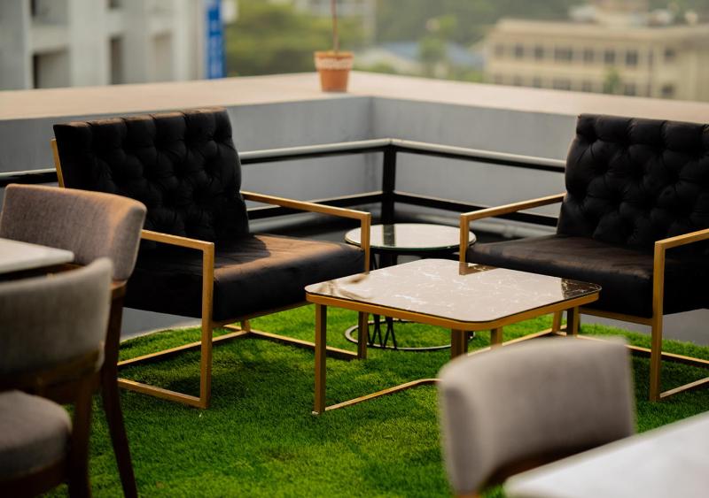 Lux Inn Hotel - image 11