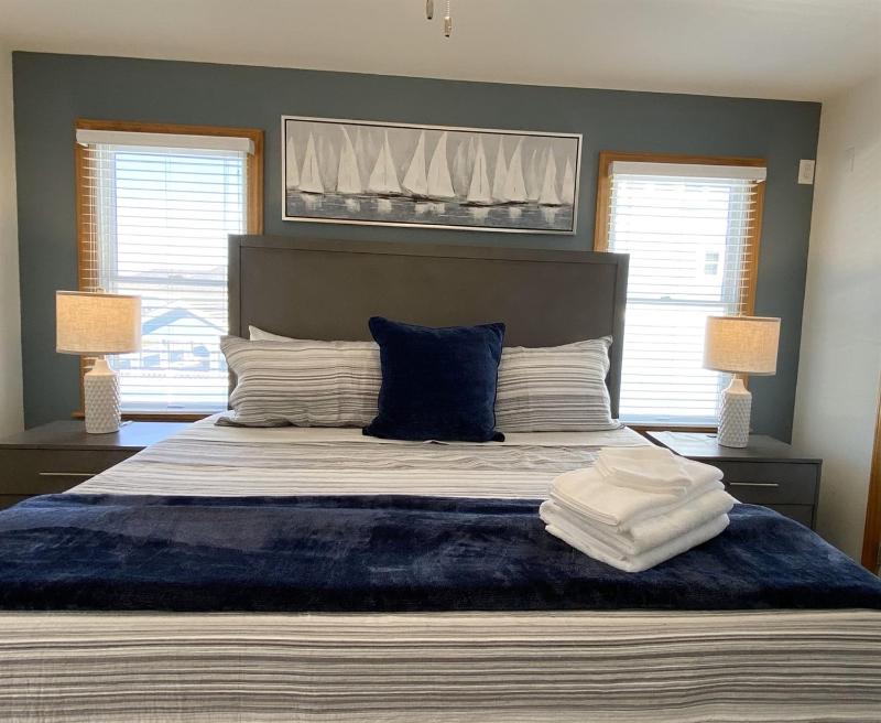 1min to Beach! Heated Pool Included! Ocean ViewsGolf CartElevatorHot Tub - image 3