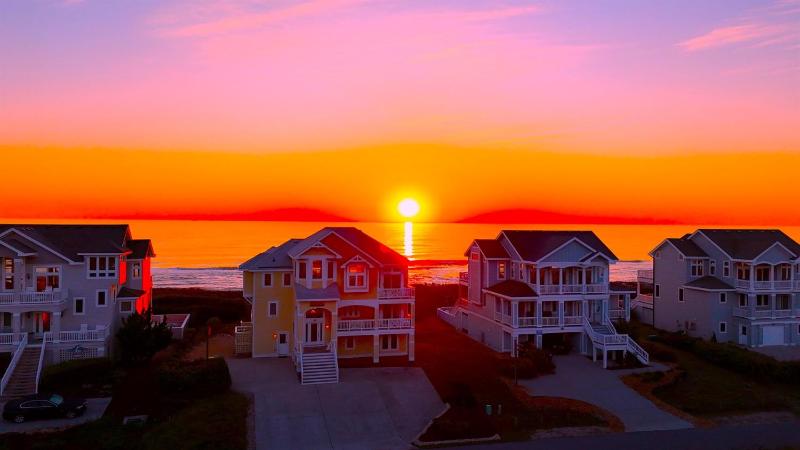 1min to Beach! Heated Pool Included! Ocean ViewsGolf CartElevatorHot Tub - image 12