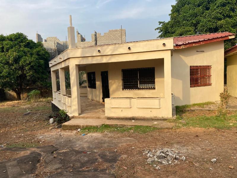 Femi Turner Beach House - image 6