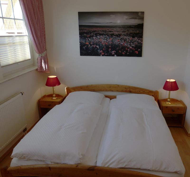 One-Bedroom Apartment image 2