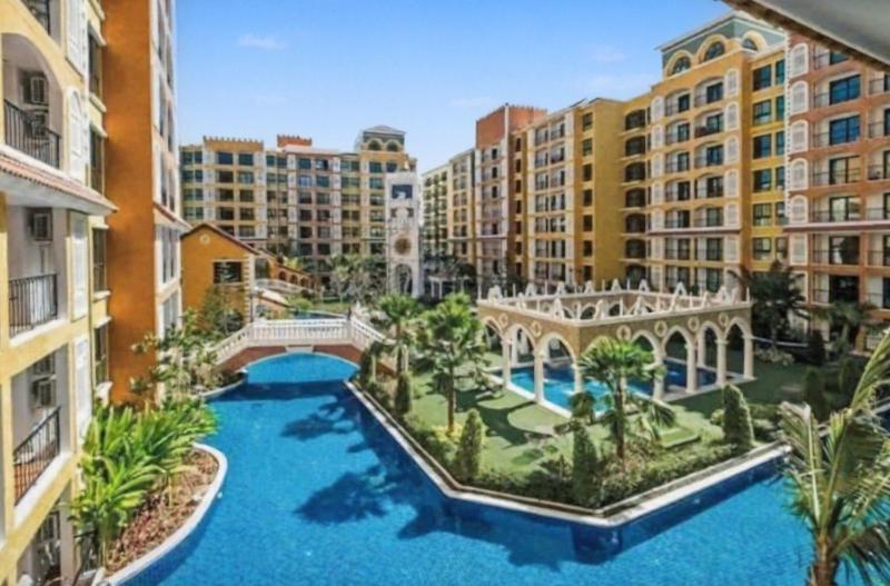 403C - Luxurious 1-BR Condo with Pool View in Pattaya - image 28