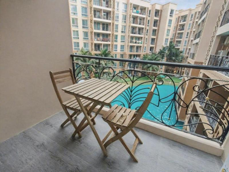 403C - Luxurious 1-BR Condo with Pool View in Pattaya - image 15