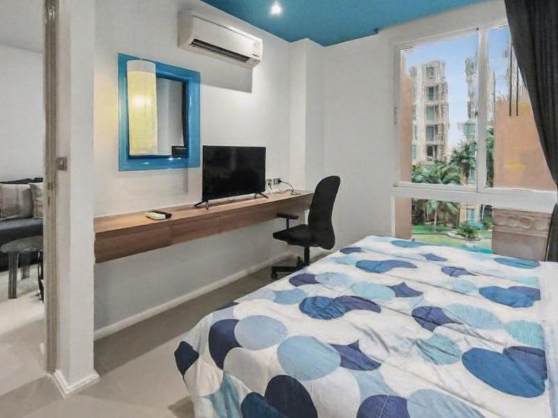 403C - Luxurious 1-BR Condo with Pool View in Pattaya - image 35