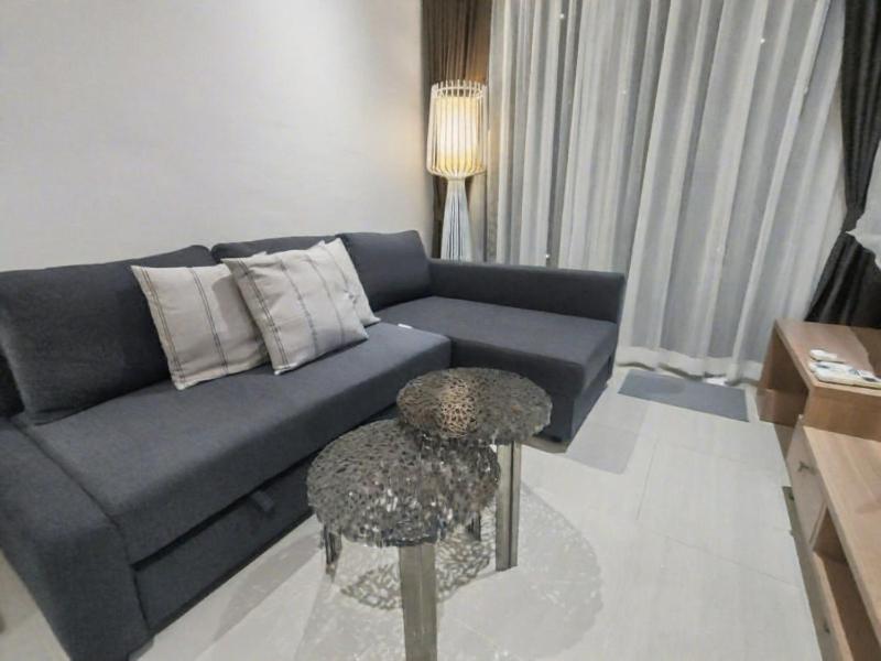 403C - Luxurious 1-BR Condo with Pool View in Pattaya - image 13