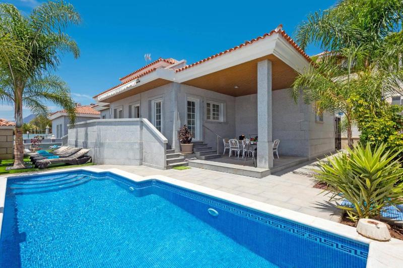 Villa Leonardo Dos by Villa Plus - image 1