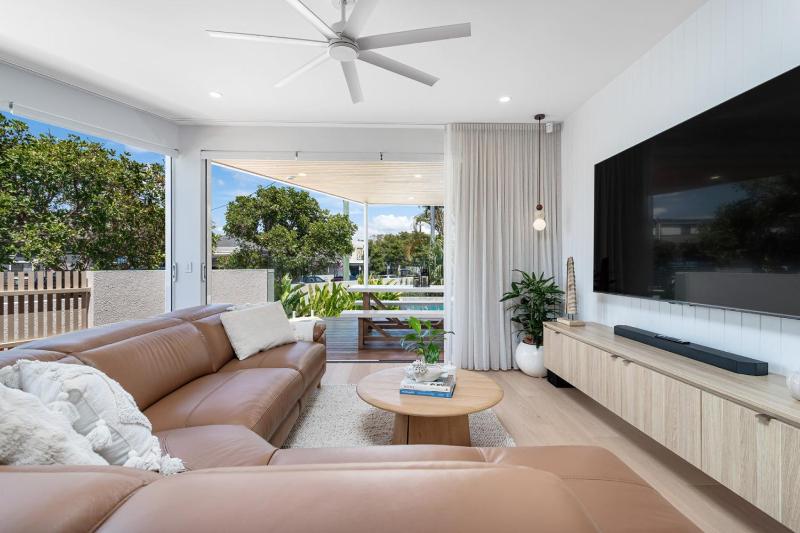 Luxury Miami Coastal - image 16