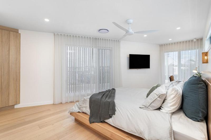 Luxury Miami Coastal - image 4
