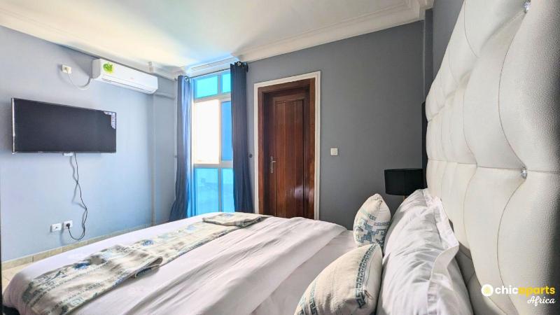 Chic apart with parking and pool - image 7