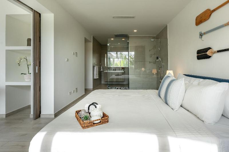 Seaside Luxury 1BDR Condo Paseo Playa Coral D-306 - image 17