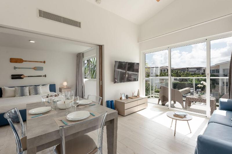 Seaside Luxury 1BDR Condo Paseo Playa Coral D-306 - image 43