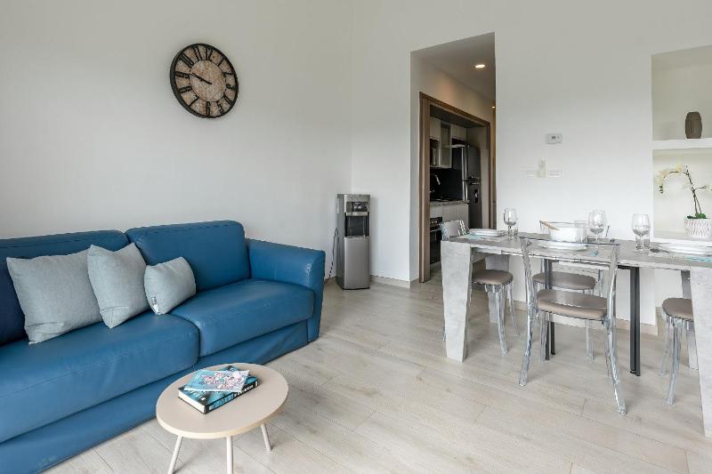 Seaside Luxury 1BDR Condo Paseo Playa Coral D-306 - image 18