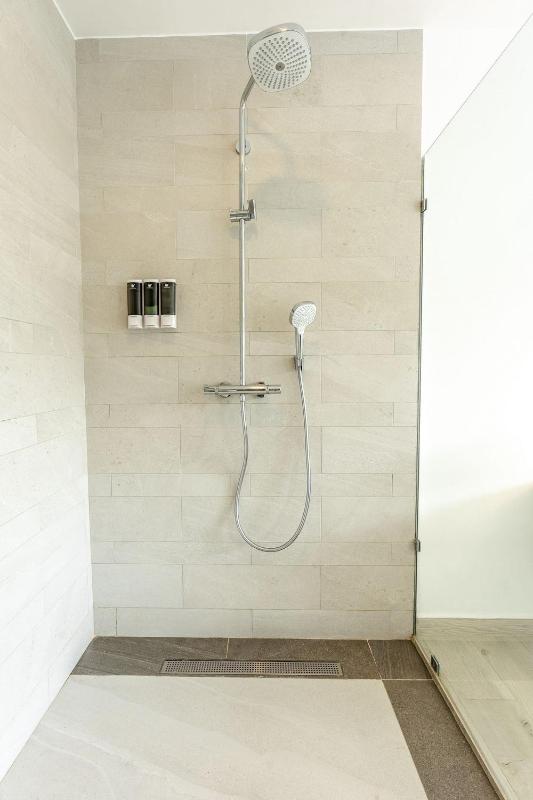 Seaside Luxury 1BDR Condo Paseo Playa Coral D-306 - image 28