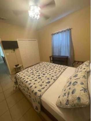 Luxury 3 Bed 2 Bath 1st Floor Condo Near Beach - image 11