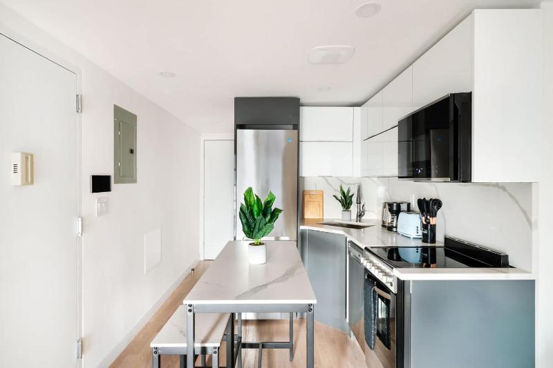22nd Sleek Modern 1BR Gramercy - image 15