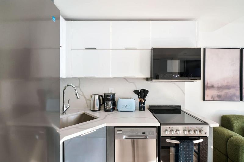 22nd Sleek Modern 1BR Gramercy - image 2