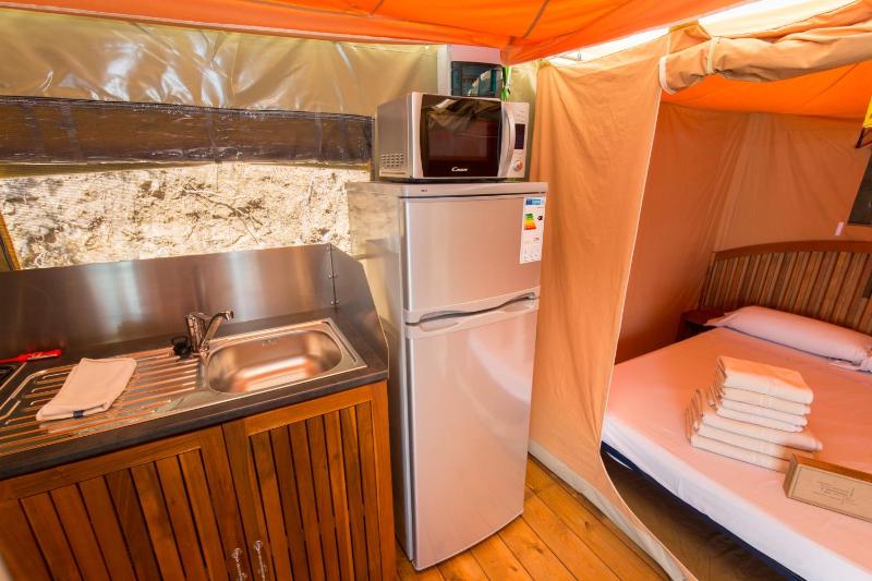 Superior Tent (5 Adults) image 4