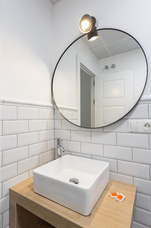Holidays2Malaga Picasuss Loft New Built Close Huelin Beach and Promenade - image 25
