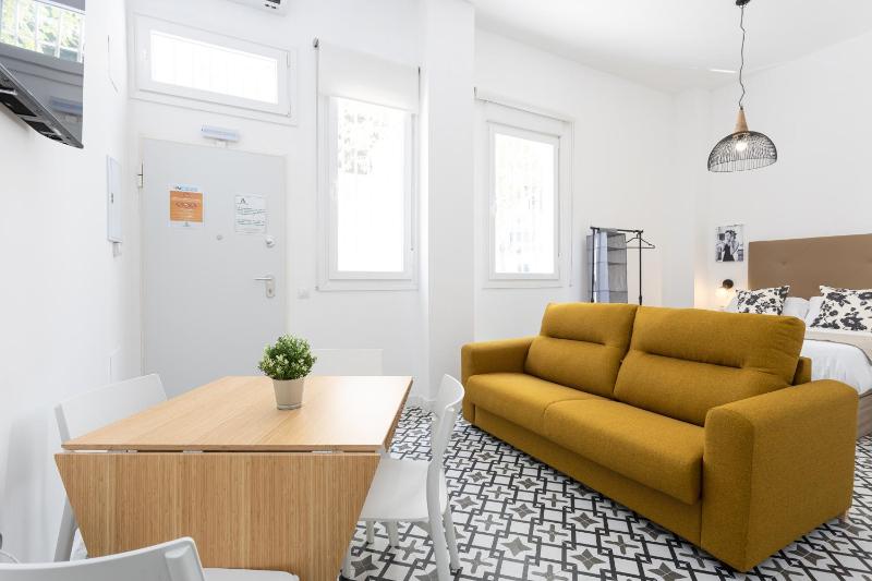 Holidays2Malaga Picasuss Loft New Built Close Huelin Beach and Promenade - image 35