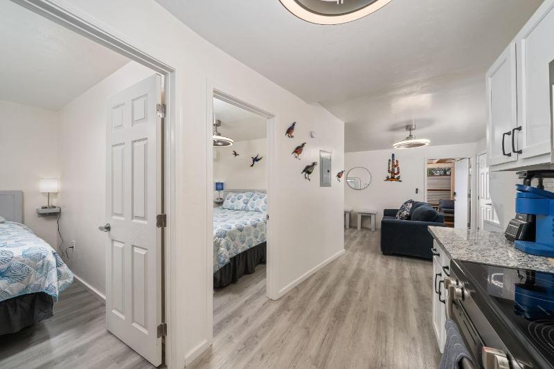 3BR 2BA Cozy Home with Jacuzzi Near Downtown - image 15