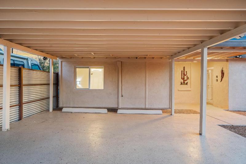 3BR 2BA Cozy Home with Jacuzzi Near Downtown - image 36