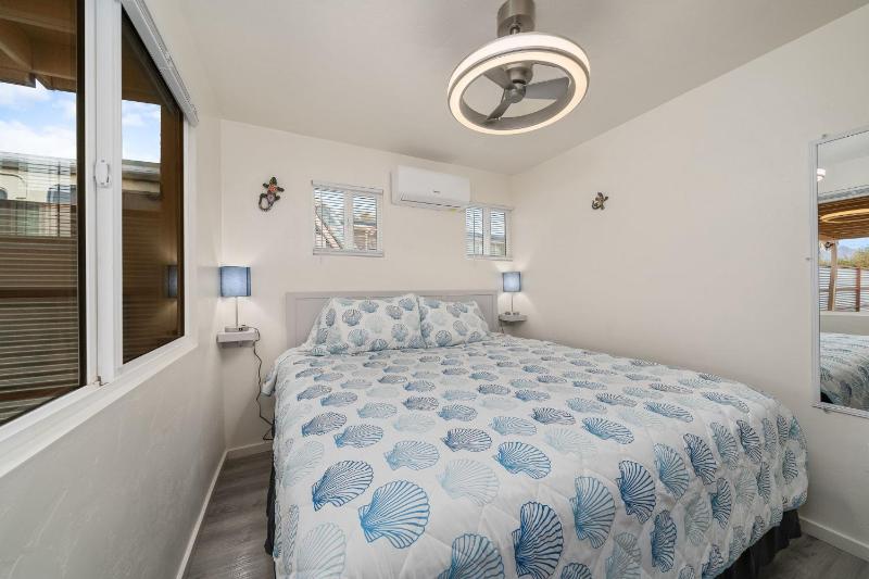 3BR 2BA Cozy Home with Jacuzzi Near Downtown - image 6