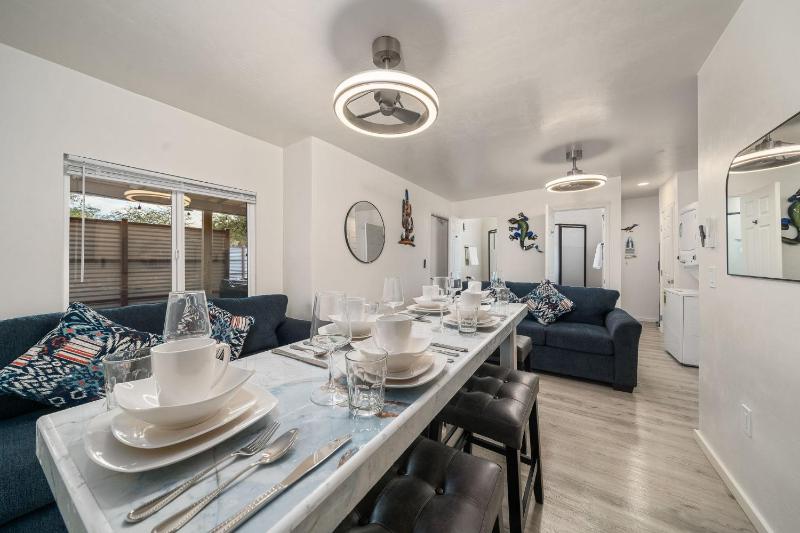 3BR 2BA Cozy Home with Jacuzzi Near Downtown - image 25