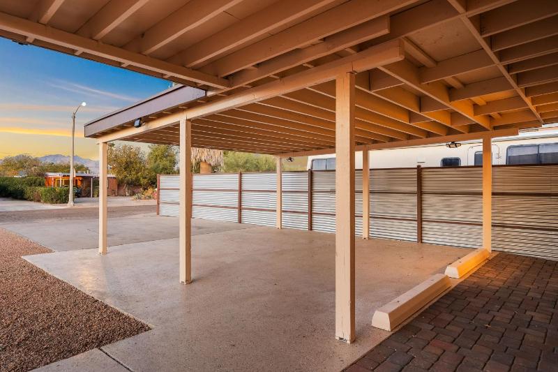 3BR 2BA Comfy Home with Jacuzzi - image 44