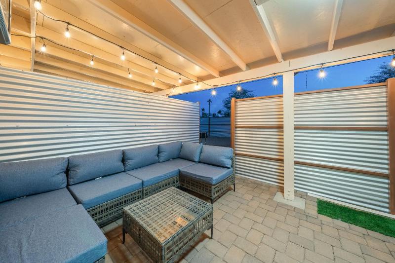 3BR 2BA Comfy Home with Jacuzzi - image 43