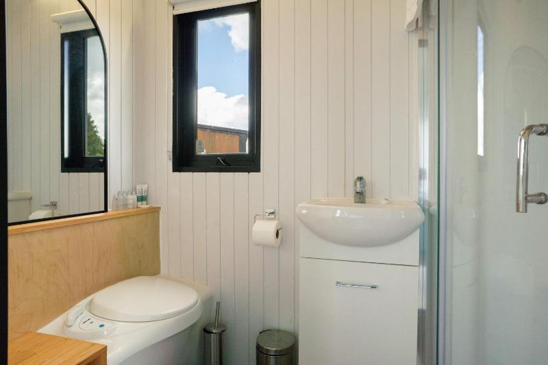 Aorangi Peak Cabins 2 by Tiny Away - image 24