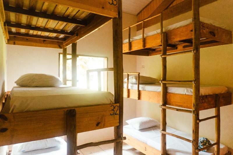 Drop House Hostel - Surf & Skate - Itamambuca - image 23