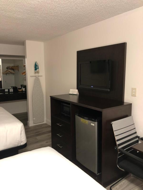 Green Palms Extended Stay - image 9