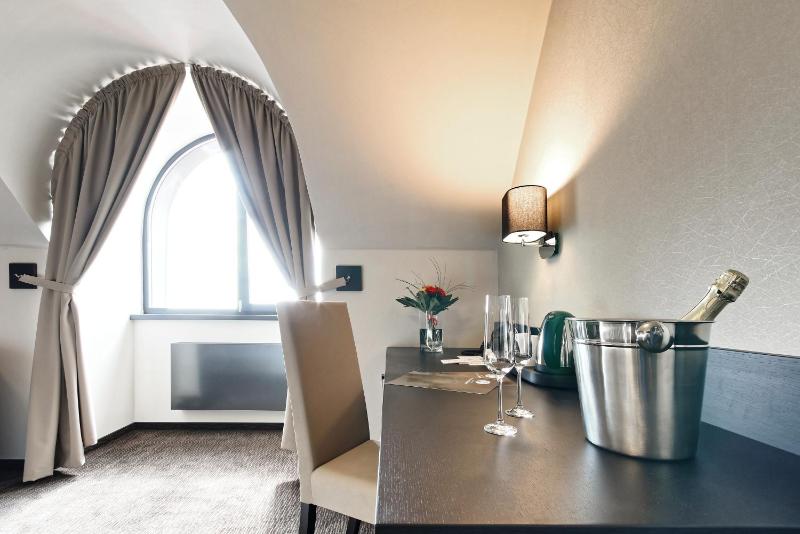 Superior Twin Room image 2