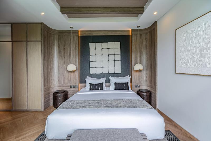 Akar & Daun - NEW! 8BR Villa Haven Near Berawa Beach! - image 48