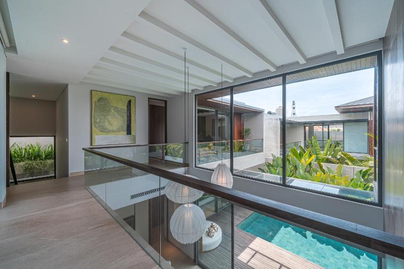 Akar & Daun - NEW! 8BR Villa Haven Near Berawa Beach! - image 42