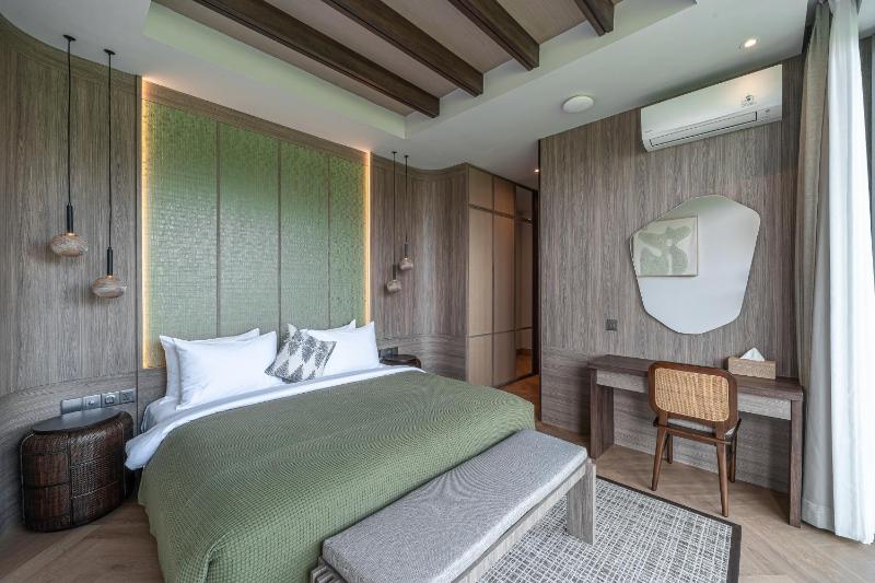 Akar & Daun - NEW! 8BR Villa Haven Near Berawa Beach! - image 17