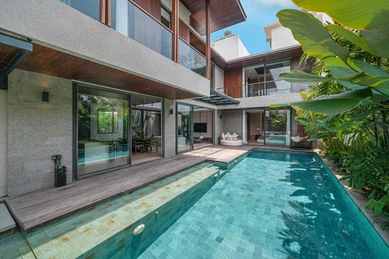 Akar & Daun - NEW! 8BR Villa Haven Near Berawa Beach! - image 30