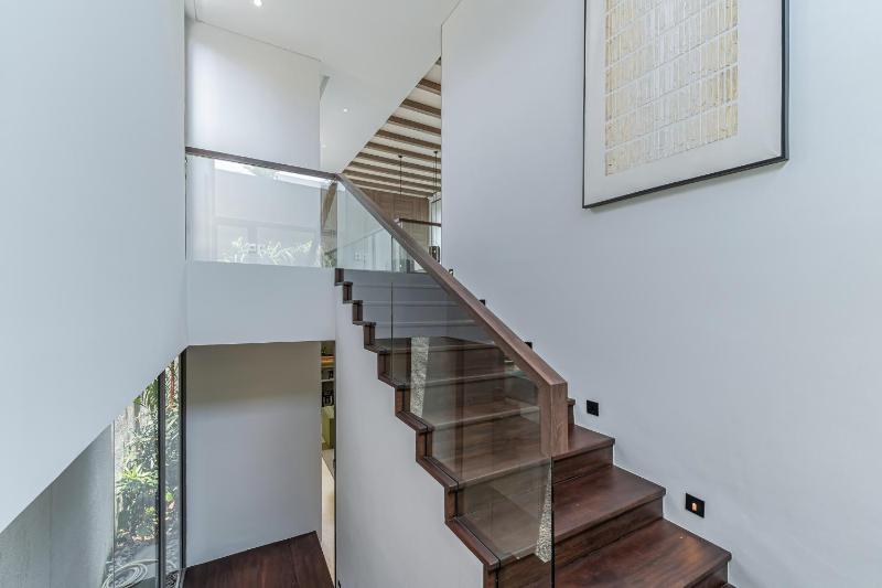 Akar & Daun - NEW! 8BR Villa Haven Near Berawa Beach! - image 43